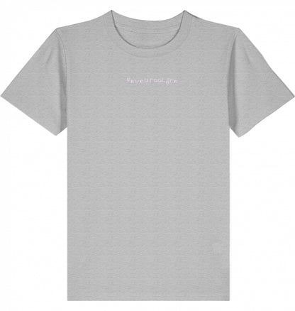 nachhaltige kindermode: fair produziertes t-shirt aus bio-baumwolle in grau